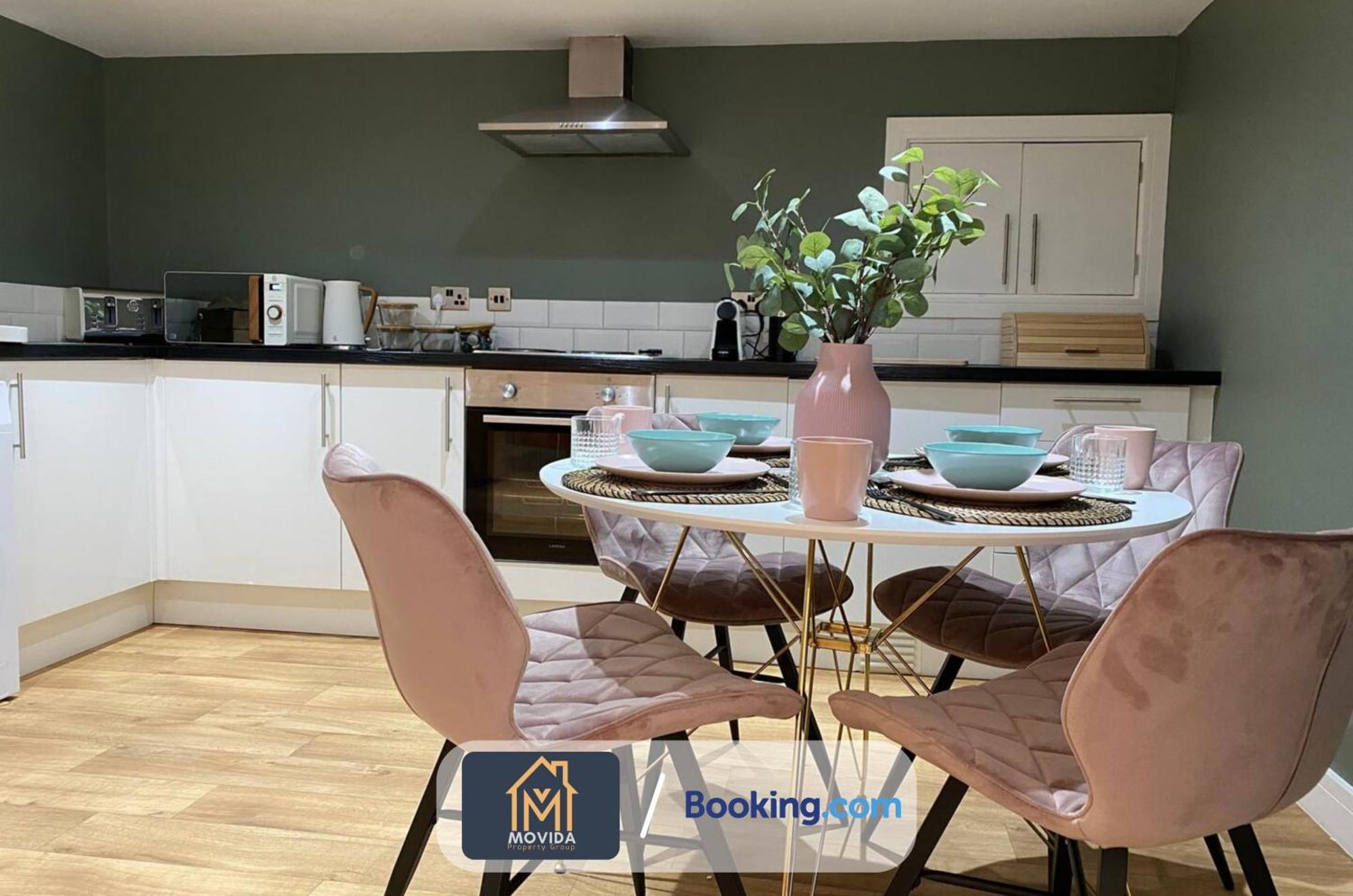 Stylish Two Bed Town Centre Apartment By Movida Property Group Short Lets & Serviced Accommodation With Parking Харогейт Екстериор снимка